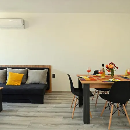 Di Mare アパートホテル